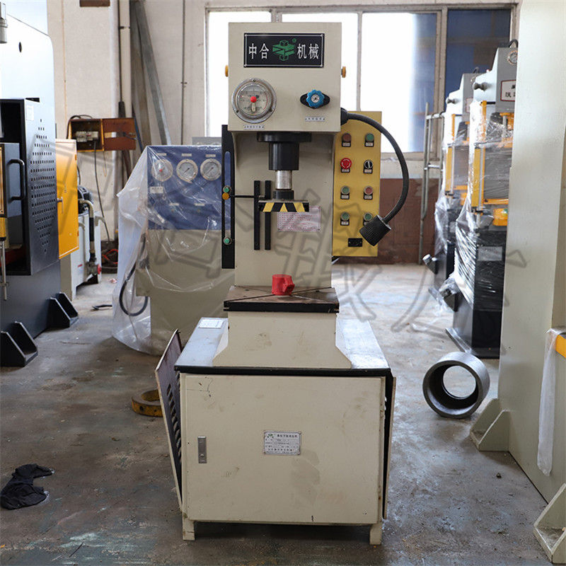 6.3吨单臂液压机