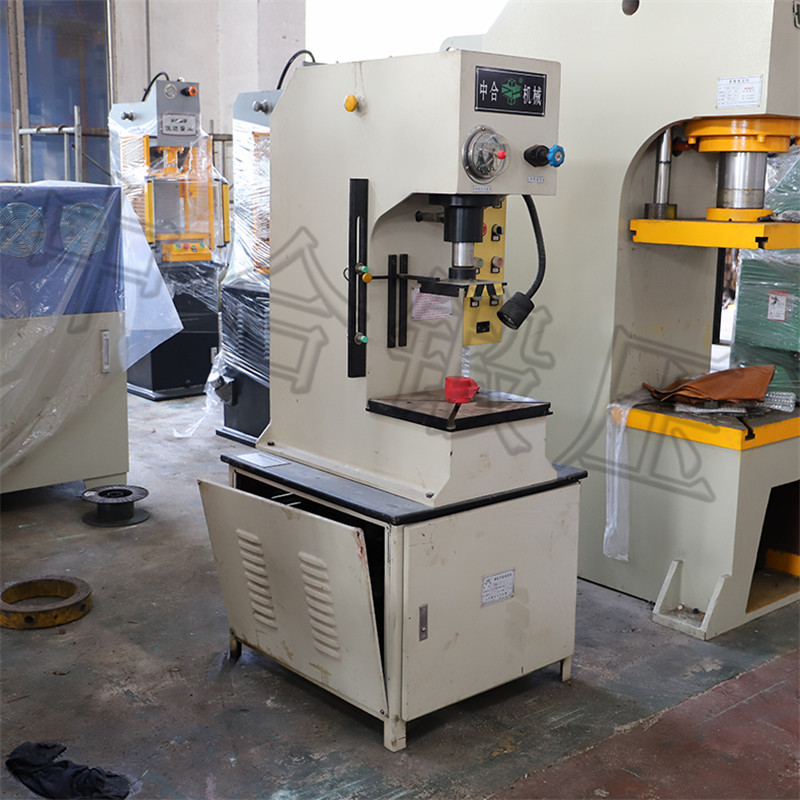 6.3吨单臂液压机