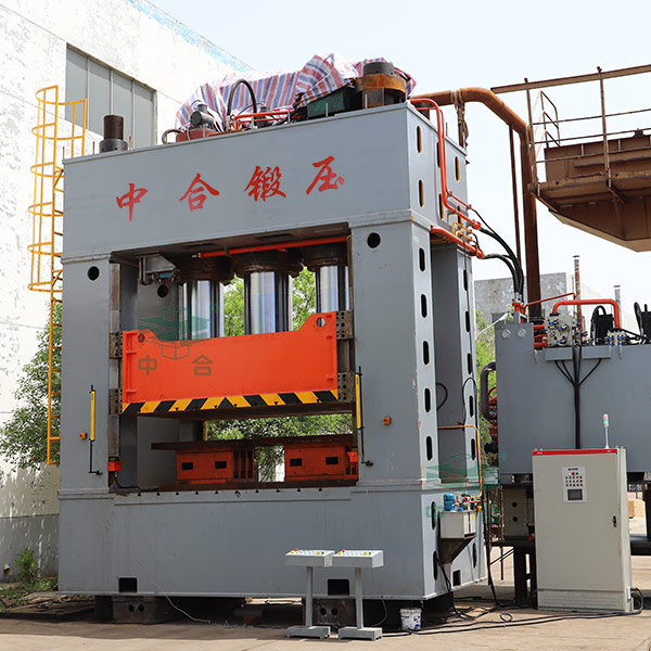 3000吨框架式压力机.jpg