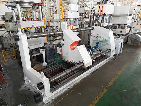 100吨卧式轮轴压装机