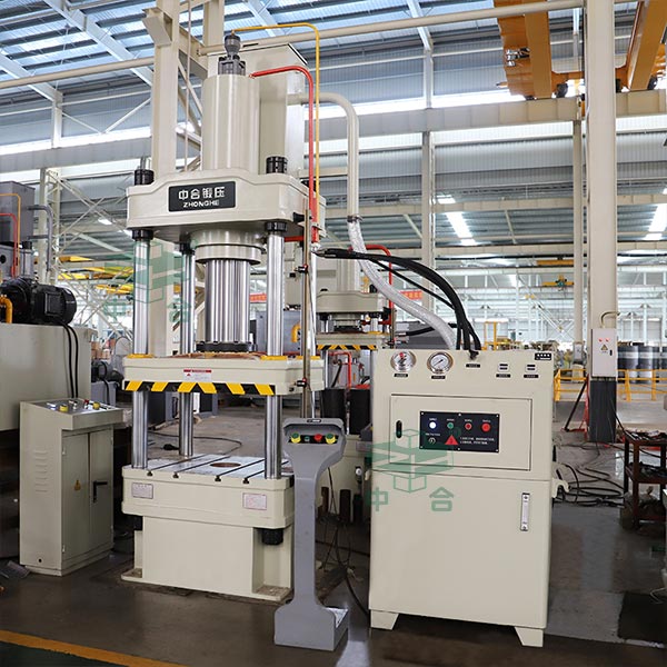 200吨四柱液压机