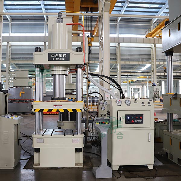 200吨四柱压力机.jpg 200吨四柱压力机.jpg