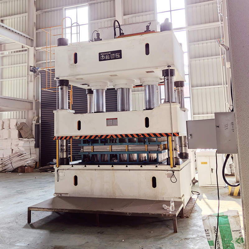 800吨四柱液压机——波纹板成型专用设备